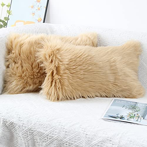 OYIMUA 2 Pcs Weicher Zierkissenbezüge Deko Kissen Schaffell Lammfell Kunstfell Langhaar Zierkissen Kissenbezug Fellimitat Sofakissen Cuddly Kissen (Beige, 30 x 50 cm)