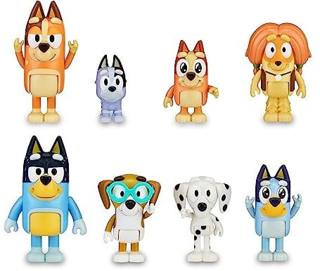 Bluey - Pack 8 Figuras Familia y Compañeros del Cole, Figuras articuladas, muñecos de 6-8 cm, colección de Personajes de la Serie de Dibujos Infantil, niños y niñas +3 años, Famosa (BLY49000)