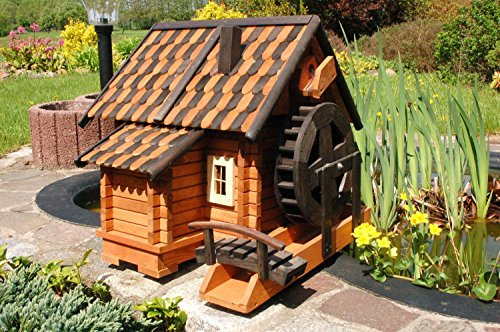 Wunderschöne große Wassermühle aus Holz im blockhausstil mit Holzschindeldach
