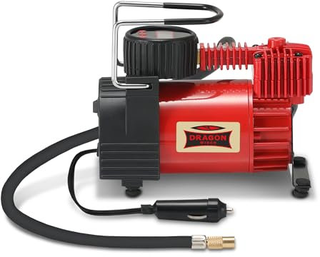 Dragon Winch Compressore aria Portatile 12V | 6,8 BAR / 100 PSI con una capacità di 35 l/min + manometro digitale integrato, presa accendisigari, borsa per il trasporto, 3x punte intercambiabili