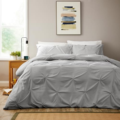 Olivia Rocco Pintuck Duvet Cover Set with Pillowcases Easy Care Bedding Set Soft Breathable Modern Design Quilt Bedding Bed Linen Sets, Grey King