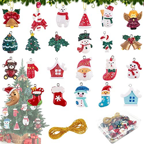 Anhänger Weihnachten Mini, 24 Stück Klein Weihnachtsanhänger Harz Christbaumschmuck Ornamente Baumanhänger, Weihnachten Charms Anhänger für Schmuckherstellung Adventskalender Weihnachtsbaumschmuck