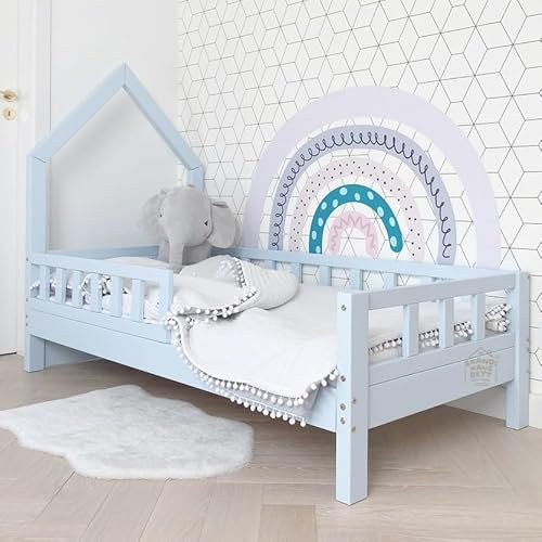 Hausbett 60x120 Mit Rausfallschutz Himmelblau - LILO NUO - Kinderbett 60x120 Solid - Kinderbett Haus - Rausfallschutz Bett Holz für Kinderzimmer - Kinderbett Mädchen und Jungen