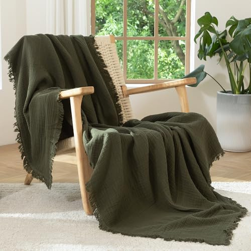 MooMee Musselin-Decke, 100 % Baumwolle, 4-lagige Gaze-Überwurfdecke mit umlaufenden Fransen, weich, atmungsaktiv, leicht, kühlende Sommerdecken für Bett, Couch (Olivgrün, Doppelbett, XL 167,6 x 228,6