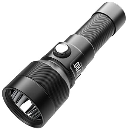 DIVEPRO Lampe de plongée 2600 lumens – 5 modes de plongée sous-marine IPX8 – Équipement portable pour plongée sous-marine avec batterie/chargeur (S26)