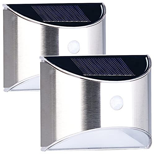Lunartec Beleuchtung aussen: 2er-Set Solar-LED-Wandleuchte mit PIR-Sensor, Edelstahl, 20 lm, IP44 (LED-Solarlampe mit Bewegungsmelder, Bewegungsmelder außen Solar, Fluter Bewegungsmeldern)