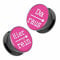 Piercingfaktor Flesh Tunnel Schraub Ohr Plug Piercing Ear Lobe Lobes aus Kunststoff Picture mit Schriftmotiv Hier rein, Da Raus 14mm Pink