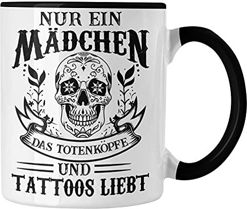 Trendation - Tattoos Frauen Tasse Tätowiererin Geschenk Kaffeetasse Tattoo Totenkopf Tassen (Schwarz)