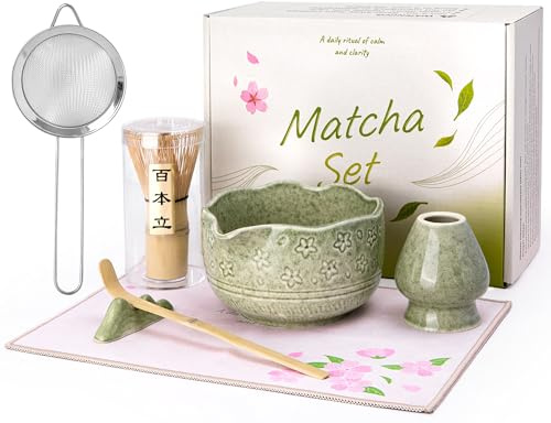ALBISS Matcha Kit Set da 7 Pezzi in Ceramica Cerimoniale, Elegante Verde | Ciotola 530 ml con Beccuccio e Design Sakura, Frusta Bambù con Supporto, Set tè Giapponese Completo per Amanti del Matcha