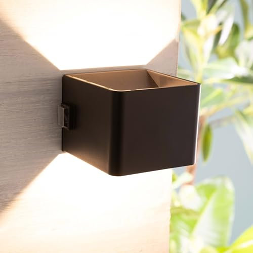 Lightbox LED Außen Wandlampe | 10 x 10 x 8 cm | aufladbare Outdoor Wandleuchte mit Magnet & USB & Bewegungsmelder & Kippschalter & warmweißer Lichtfarbe | Hausfassade und Terrasse | Schwarz
