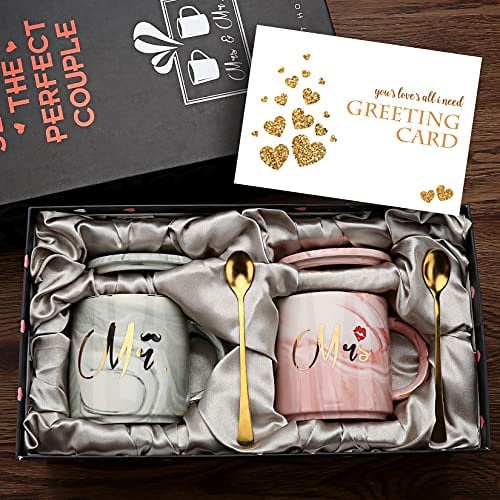 exreizst Tazas de café Mr and Mrs - Regalo de Boda para Regalo de Novia y Novio para Regalo de Compromiso de Despedida de Soltera y para Parejas Casadas -12 oz con Regalos (Round)