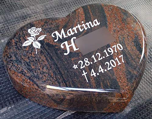 designgrab GneiL105-40x30x10 cm Liegestein Grabherz aus Granit Gneis Halmstad (Barap) inkl. Beschriftung von Vor- und Nachname sowie Geburts- und Sterbedatum