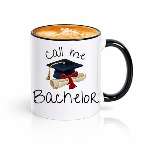 Bachelor Geschenk Zur Bestandenen Prüfung - Lustige Call Me Bachelor Kaffeetasse Mit Doktorhut & Diplom - Originelles Abschluss Geschenk Für Studenten Zum Uni-Abschluss & Studium - Keramikbecher 330ml