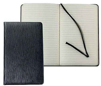 DELMON VARONE - Personalisierbares Notizbuch DIN A5 schmal, gebunden in Premium Manhattan Leder schwarz - Buch liniert im Hardcover Ledereinband mit Merkband - Geeignet auch als Tagebuch & Reisebuch