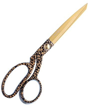 The Quilted Bear Scharfe Stoffschere zum Nähen – 8.5 Schneiderschere, professionell, präzise Titanklingen, komfortabler Griff, Edelstahl, ideal zum Quilten, Basteln und für den Haushalt (Leopard).