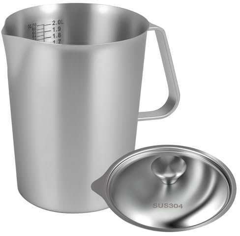 Milchkännchen Edelstahl Messbecher 2L mit Speziellem Deckel Markierung Latte Art Ausguss - Milchschaumkännchen - Barista Milchkanne - Zubehör für Latte Art Milchkaffee Saft Smoothie (Sliver, 2L)