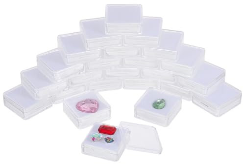 nbeads 24 Stk. Edelstein Display Box, 4.1x4.1x1.5cm Transparentes Quadrat Schmuck Display Container Lose Diamanten Vitrine mit Deckeln und weißem Schwamm für nackte Steine und Diamanten