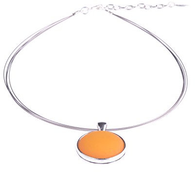 Halsreif Polly, 25mm original Polaris Cabochon in einer Fassung aus versilbertem Messing an einem Bündel aus 5 nylonummantelten Stahlfäden, handgefertigt von Adi-Modeschmuck in Berlin (safran)