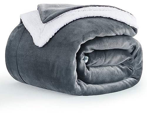 Aisbo Dicke Kuscheldecke Flauschig Anthrazit - Extra Warme Decken für den Winter als Sofadecke Couchdecke 130x150 cm, Kleine Wohndecke aus hochwertige Sherpa Fleece, Soft Weich Blanket Dunkelgrau