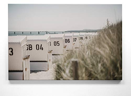 BilderKing Atemberaubendes Ostsee Leinwand-Bild 90x60cm, Motiv Zinnowitz Strandkörbe. Ein einzigartiges Wandbild als Deko für Wohnzimmer, Schlafzimmer, Küche. Aufgespannt auf Holzrahmen