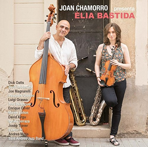 Joan Chamorro presenta a Èlia Bastida