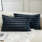 Mandioo 2er Set Kissenbezug gestreiftes Künstlich Pelz Superweich Kissen Flauschig Modern Kissenhülle Deko Sofa Wohnzimmer Schlafzimmer Kissenbezüge 30 x 50 cm Dunkelblau