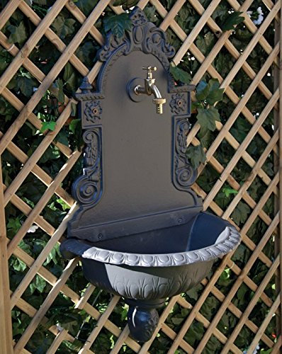 Fontana A Muro in GHISA L. 45 x P. 25 x H. 80 cm. Peso 21 kg.