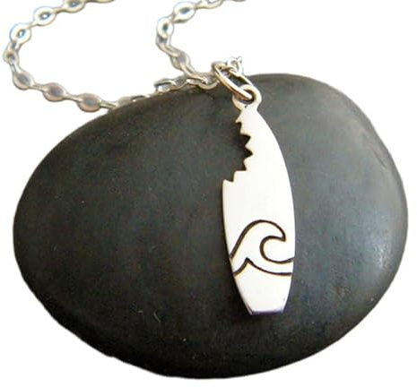 Halskette mit Surfbrett-Haifischbiss aus 925er Sterlingsilber, Charm, Surfer, Surfbrett, Mädchen, Schmuck, kleiner Anhänger, Ozean, Meer, Welle, Strand, Sport, Sommer | mit 45,7 cm | versilbert |