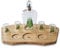 MikaMax - Tequila Decanter set - Decantador - Incluye 4 Vasos de Chupitos - Meseta de Bambú - Vasos de Chupito - Regalo - 840 Mililitros