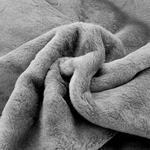 Neumann Handelsvertrieb Fellimitat | 150 cm Breit | Meterware | Plüsch | Webpelz | Kunstfell | S2 (Hellgrau)