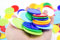 Azatemgo 90 Bingo Chips aus Kunststoff - Großes Maß 3,7 cm, 9 Farben - Poker Token Ideal für Partys und Schulen