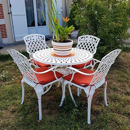 Lazy Susan 88 cm Runder Mia Gartentisch in Weiß mit 4 Rose Stühlen und Sitzkissen in Terrakotta | Nachhaltiges Sandguss-Aluminium | Wetterfest | Rostfrei | Wartungsarm | 3 Jahre Garantie