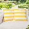 Lewondr Outdoor Kissenbezüge, 2 Stück 50x50cm Quadratische Streifen Wasserdicht Kissenbezüge für Outdoor Terrasse Veranda Bauernhaus Garten Balkon Couch, Gelb & Weiß