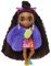 Barbie Mini bambola HGP63 con abito rosa e rosso, pelliccia viola e morbidi capelli ricci, giocattolo per bambini dai 3 anni in su