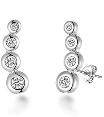Aretes trepadores de cuatro piedras enchapados en plata creados con cristales de Zircondia®