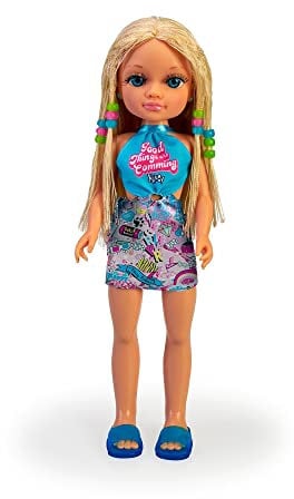 NANCY - Ein Tag mit blonden Zöpfen, Puppe mit Zöpfen und Zubehör zum Frisieren und Schminken, für Mädchen und Jungen ab 3 Jahren, Famosa (NAC21000)