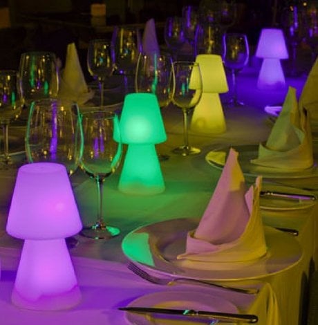 newgarden LOLA LED-Tischleuchte mit AAA-Batterien, RGB-Licht, Dekoration für den Innenbereich, Größe Ø 11 x 20 cm, handgefertigt in Spanien