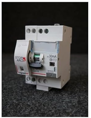 Disjoncteur différentiel DX³ STOP ARC 6000-1P+N 230V~ - 10A typeAC 30mA - courbe C - 3 modules