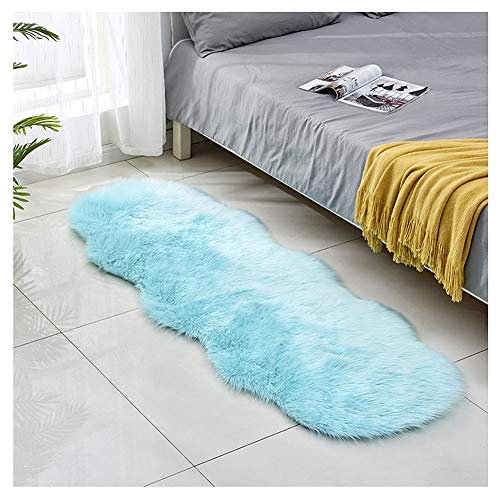 DAIHAN Faux Lammfell Schaffell Teppich, Flauschiger Kunstfell in Super weich Lammfellimitat Teppich Longhair Fell für Schlafzimmer, Sofa, Dekoration Hellblau 60 * 180cm
