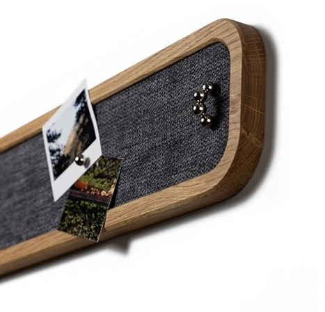 Magnet Pinnwand aus massivem Eichenholz 50x13 cm – Stoffbespannt in Anthrazit mit Magnetischer Rückwand – Wanddeko & Memoboard inkl. 5 Magnetkugeln & Befestigung – Handgemacht von WOODS