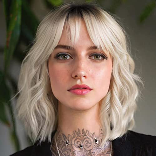 BESTUNG Kurze blond Perücke für Frauen, natürliches synthetisches Haar Ombre Bob Perücken mit ordentlichem Pony dunkler Wurzel für Alltag/Party/Cosplay (10 Zoll, Blond)