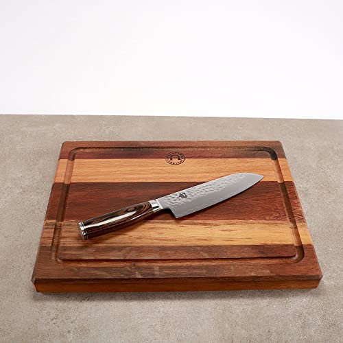Kai Shun Premier Tim Mälzer - Juego de cuchillos Santoku de Damasco (hoja de 18 cm, tabla de cortar 40 x 30 cm, con surcos para zumos)