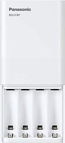Panasonic Batteries Eneloop, Chargeur Rapide USB pour 1 à 4 Piles Ni-MH AA/AAA, Alimentation Supplémentaire pour les Appareils Mobiles via la Sortie USB