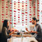 Papier Girlande Deko, QeeFop 52Ft Rot Herz Girlande Hochzeit Deko Doppelseitig Metallisches Papier Hängende Girlande für Hochzeit, Geburtstag, Brautparty Deko, Junggesellinnenabschied (Rot)