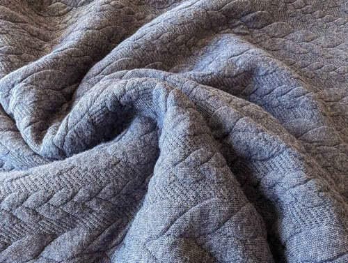 Dehnbarer Strickstoff mit Zopfmuster in Blau als Meterware zum Nähen, 50 cm