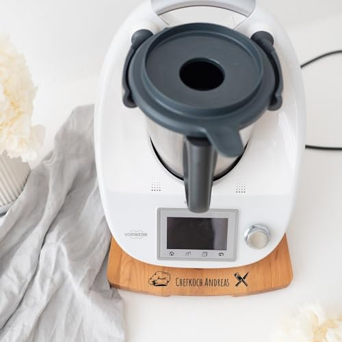 Abenteuernah® - Personalisiertes Thermomix Gleitbrett aus Holz mit Gravur - für TM6 & TM5 - mit Füßen aus Hantgummi - tolles Küche Geschenk für Mann und Frau (Mit Personalisierung)