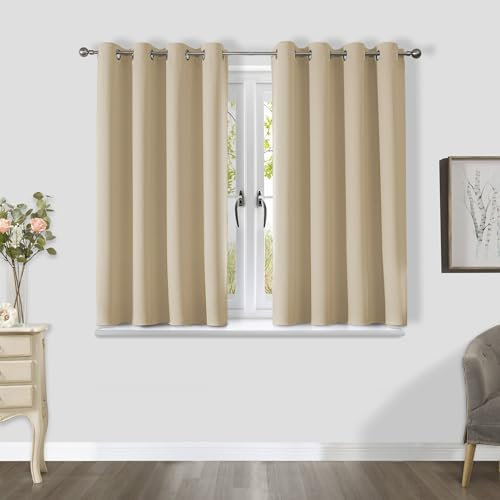 CUCRAF Vorhang Blickdicht Gardinen mit Ösen 2er Set H137 x B132 cm Verdunklungsvorhänge Beige Thermovorhang Kälteschutz, Weich und Langlebig Schallschutz Vorhang für Schlafzimmer Wohnzimmer