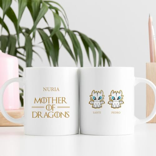 Transparent Gift Taza Personalizada con Nombres Mother of Dragons. Tazas Originales para Regalar en Día de la Madre. Regalos Personalizados con Foto. Regalos Originales para Mujer. Regalos para Madres