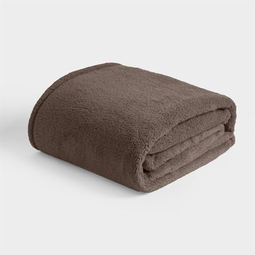 Brentfords Teddy Throw Blanket for Bed, Ultra Soft Warm Cosy Dark Brown Throws for Sofas Large Lightweight Plush Fleece Blanket Travel Double Bed Throws, 150 x 200cm