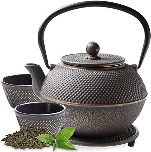 Tealøv TEEKANNE GUSSEISEN SET 1,1 L IN GESCHENKBOX | Komplettes Teeservice aus Gusseisen | Gusseiserne Teekanne mit Siebeinsatz, Teetassen & Untersetzer | Teeset im Japanischen Stil | Schwarz/Kupfer